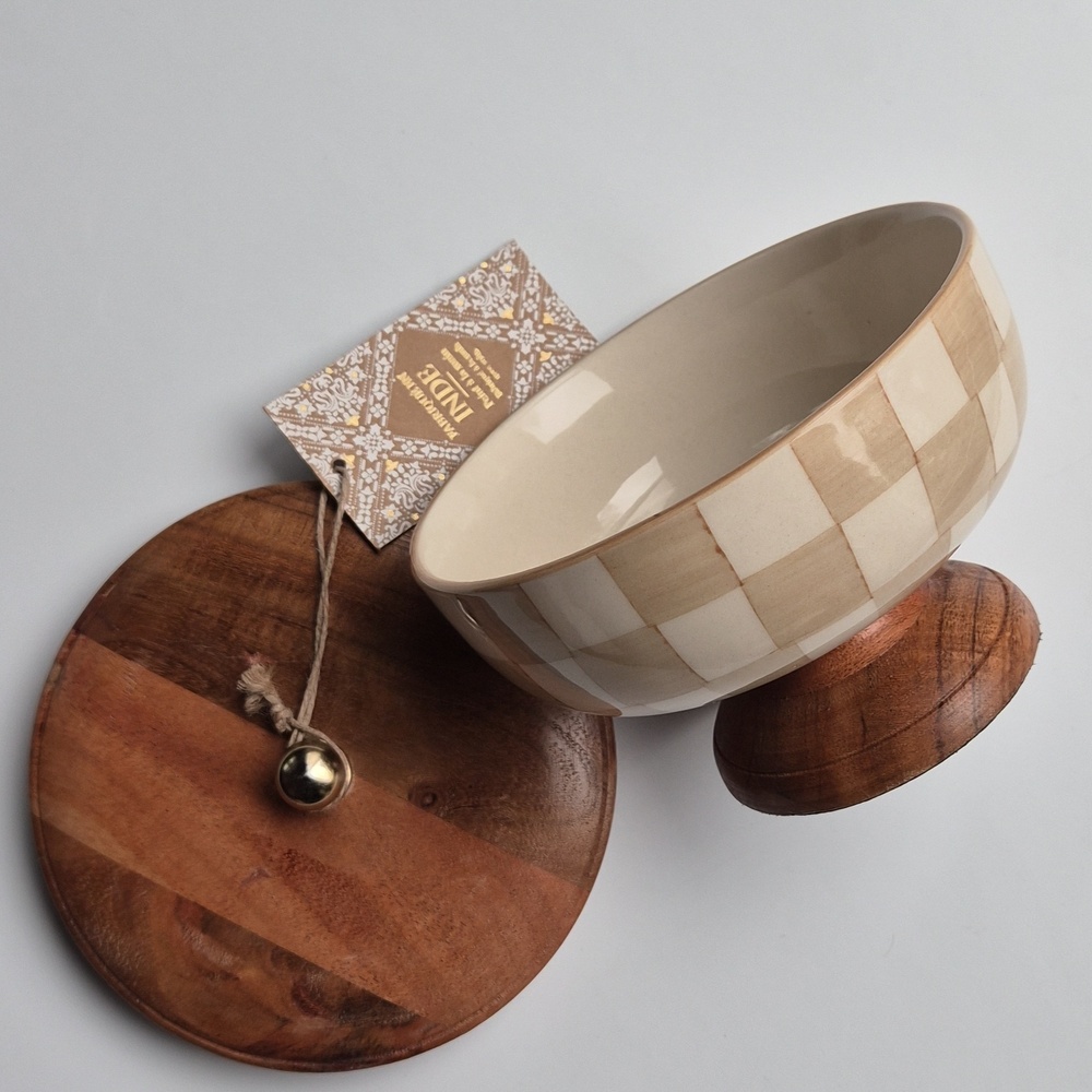 Mocha Checkered Stoneware Serving Bowl with Wooden with Lid - Picture 10 of 10
